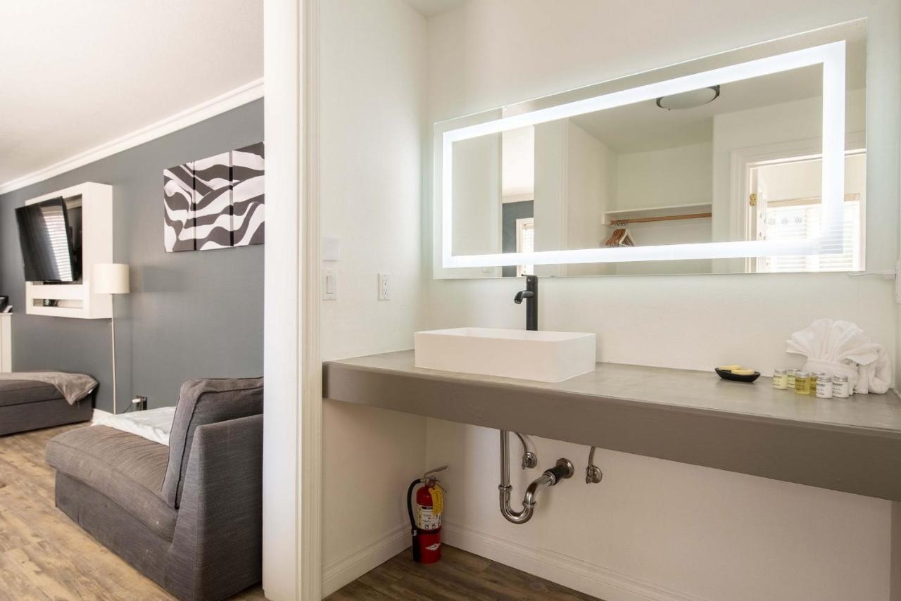 Big Bear Spa Suites Big Bear Lake Ngoại thất bức ảnh