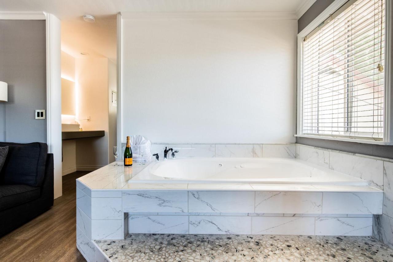 Big Bear Spa Suites Big Bear Lake Ngoại thất bức ảnh